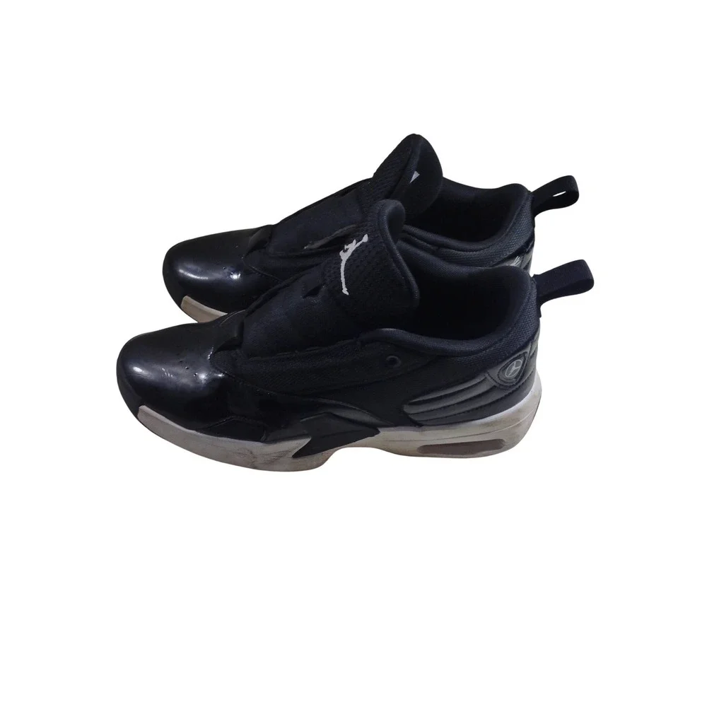 Jordan‎ Max Aura 6 Men's Size 9 Black White Low Top Basketball Shoes FQ8298-010